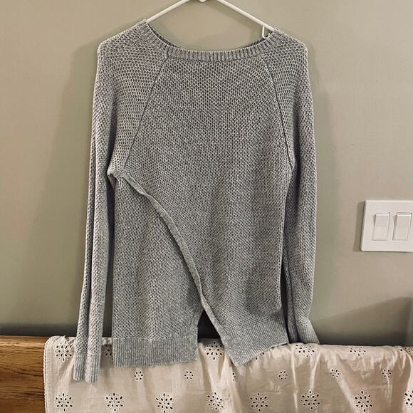 LOFT Thick Gray Knit Long Sleeve Tulip Back  Sweater  Size M - Picture 4 of 4